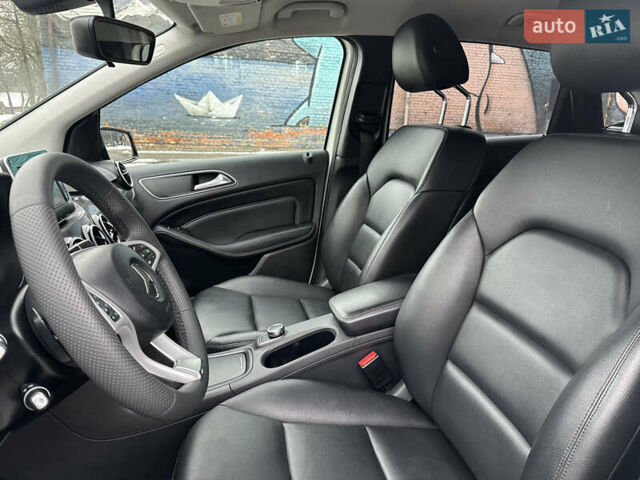 Белый Мерседес Б-класс, объемом двигателя 2.2 л и пробегом 192 тыс. км за 14700 $, фото 16 на Automoto.ua