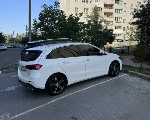 Білий Мерседес Б-клас, об'ємом двигуна 1.95 л та пробігом 260 тис. км за 22500 $, фото 61 на Automoto.ua