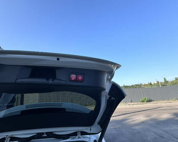 Білий Мерседес Б-клас, об'ємом двигуна 1.95 л та пробігом 260 тис. км за 22500 $, фото 10 на Automoto.ua