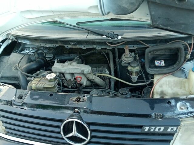 Білий Мерседес Б-клас, об'ємом двигуна 2.3 л та пробігом 355 тис. км за 3600 $, фото 5 на Automoto.ua