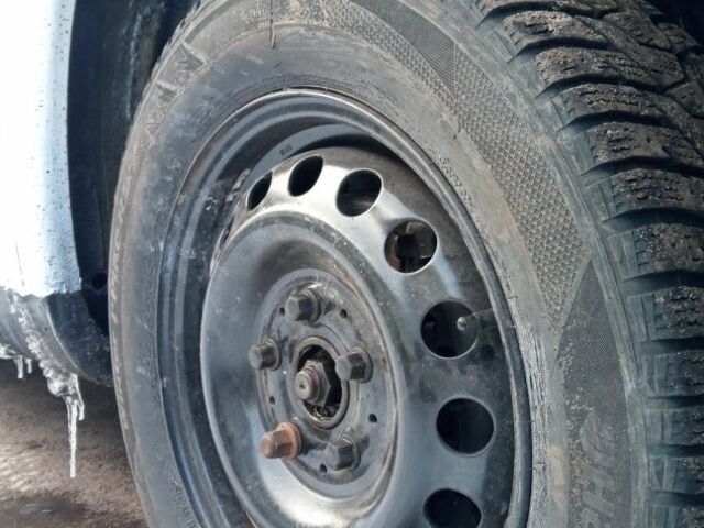 Білий Мерседес Б-клас, об'ємом двигуна 2.3 л та пробігом 355 тис. км за 3600 $, фото 8 на Automoto.ua