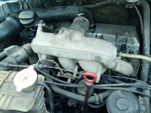 Білий Мерседес Б-клас, об'ємом двигуна 2.3 л та пробігом 355 тис. км за 3600 $, фото 6 на Automoto.ua