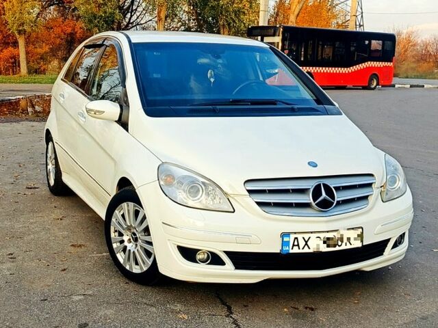 Білий Мерседес Б-клас, об'ємом двигуна 1.7 л та пробігом 210 тис. км за 6800 $, фото 3 на Automoto.ua