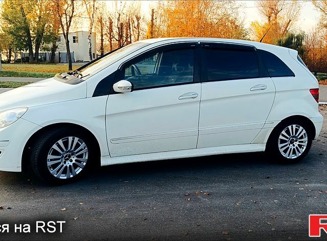 Білий Мерседес Б-клас, об'ємом двигуна 1.7 л та пробігом 210 тис. км за 6800 $, фото 1 на Automoto.ua