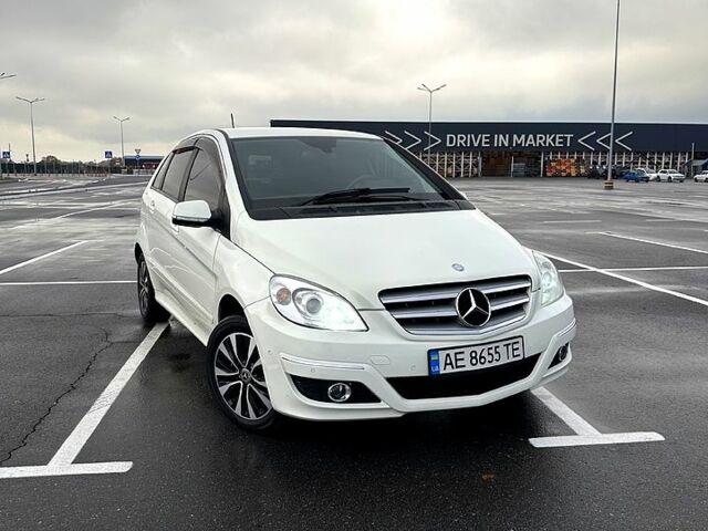 Мерседес Б-клас 2009 у Дніпро (Дніпропетровську) на Automoto.ua Білий Мерседес Б-клас, об'ємом двигуна 1.7 л та пробігом 180 тис. км за 7800 $, фото 7 на Automoto.ua