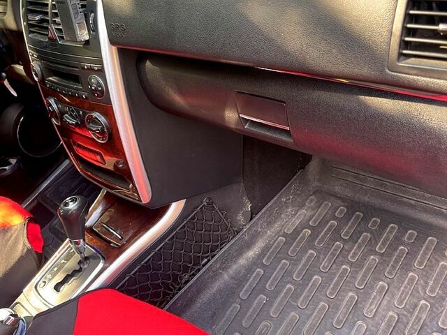 Белый Мерседес Б-класс, объемом двигателя 2 л и пробегом 340 тыс. км за 6700 $, фото 5 на Automoto.ua