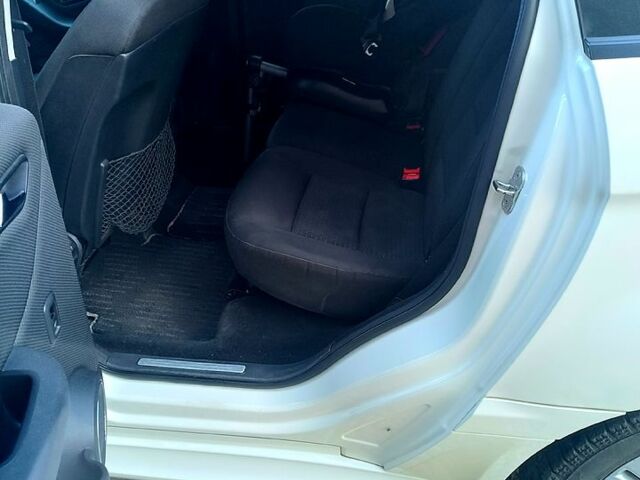 Белый Мерседес Б-класс, объемом двигателя 1.7 л и пробегом 123 тыс. км за 8700 $, фото 2 на Automoto.ua