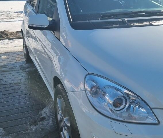 Білий Мерседес Б-клас, об'ємом двигуна 0 л та пробігом 103 тис. км за 8999 $, фото 2 на Automoto.ua