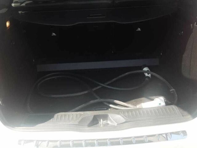 Белый Мерседес Б-класс, объемом двигателя 0 л и пробегом 83 тыс. км за 12000 $, фото 8 на Automoto.ua