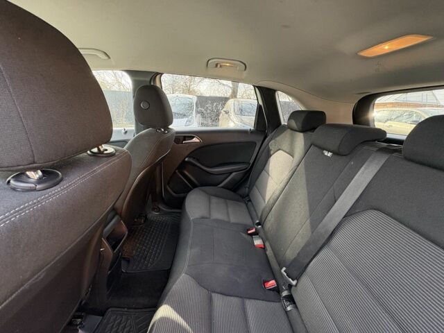 Білий Мерседес Б-клас, об'ємом двигуна 0 л та пробігом 147 тис. км за 8700 $, фото 18 на Automoto.ua