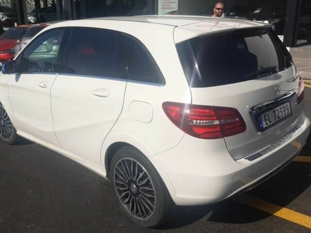 Белый Мерседес Б-класс, объемом двигателя 0 л и пробегом 83 тыс. км за 12000 $, фото 4 на Automoto.ua