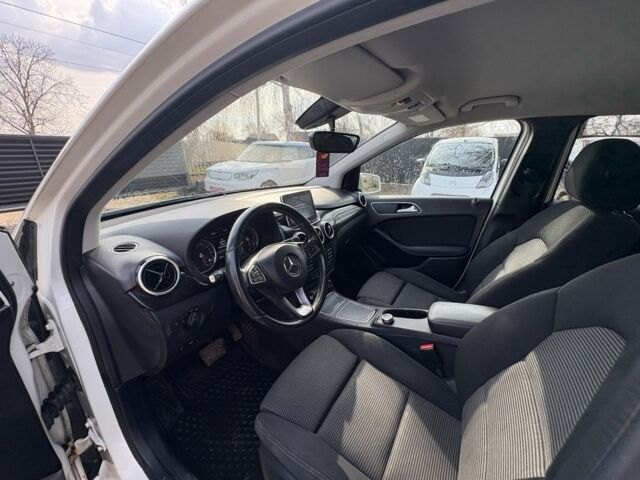 Білий Мерседес Б-клас, об'ємом двигуна 0 л та пробігом 147 тис. км за 8700 $, фото 20 на Automoto.ua