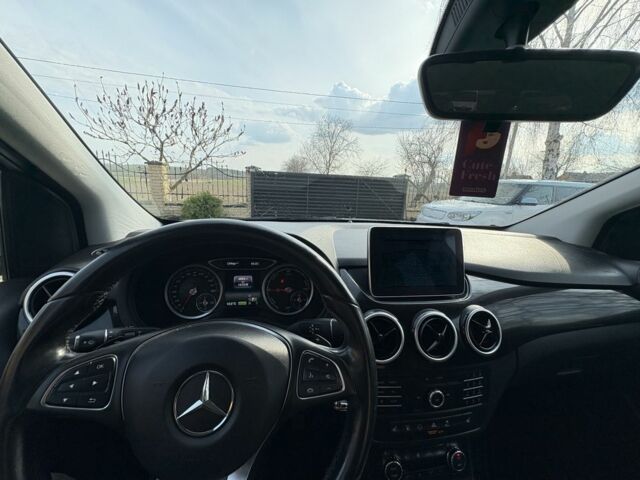 Білий Мерседес Б-клас, об'ємом двигуна 0 л та пробігом 147 тис. км за 8700 $, фото 23 на Automoto.ua