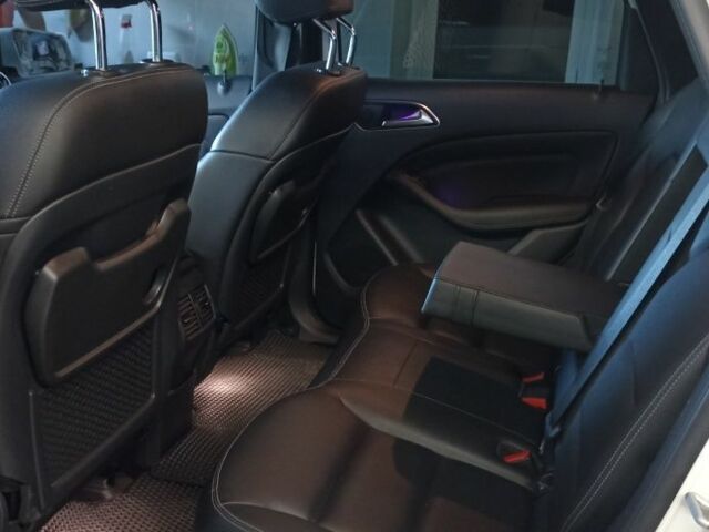 Білий Мерседес Б-клас, об'ємом двигуна 0 л та пробігом 104 тис. км за 11900 $, фото 4 на Automoto.ua