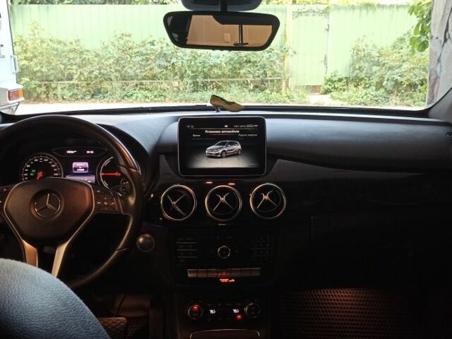 Білий Мерседес Б-клас, об'ємом двигуна 0 л та пробігом 104 тис. км за 11900 $, фото 1 на Automoto.ua