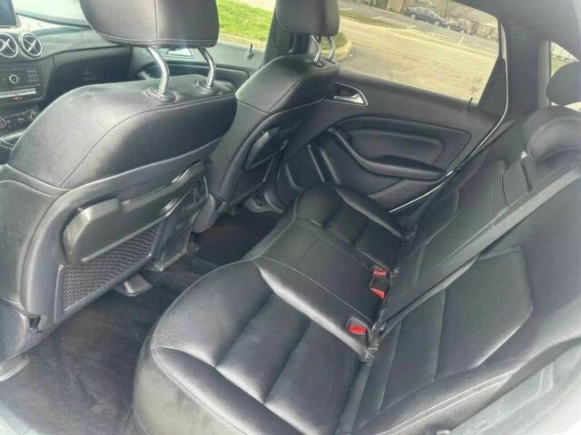 Білий Мерседес Б-клас, об'ємом двигуна 2 л та пробігом 51 тис. км за 2700 $, фото 9 на Automoto.ua