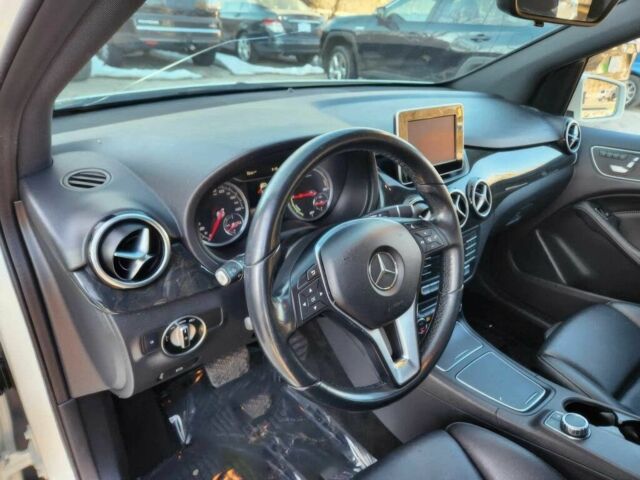 Белый Мерседес Б-класс, объемом двигателя 0 л и пробегом 55 тыс. км за 4600 $, фото 6 на Automoto.ua