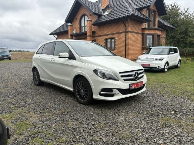 Білий Мерседес Б-клас, об'ємом двигуна 0 л та пробігом 126 тис. км за 9200 $, фото 1 на Automoto.ua