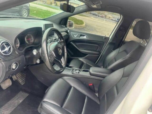 Білий Мерседес Б-клас, об'ємом двигуна 2 л та пробігом 51 тис. км за 2700 $, фото 6 на Automoto.ua