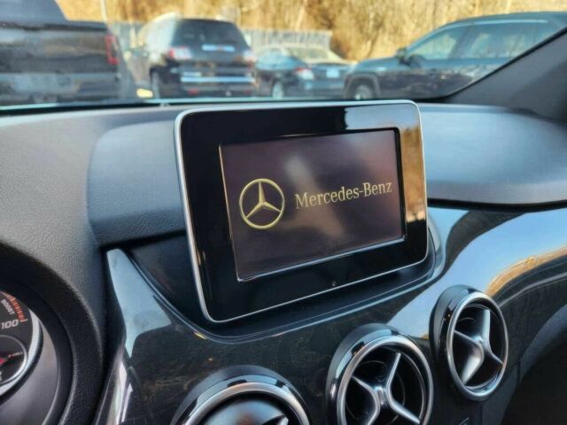 Белый Мерседес Б-класс, объемом двигателя 0 л и пробегом 44 тыс. км за 4500 $, фото 8 на Automoto.ua