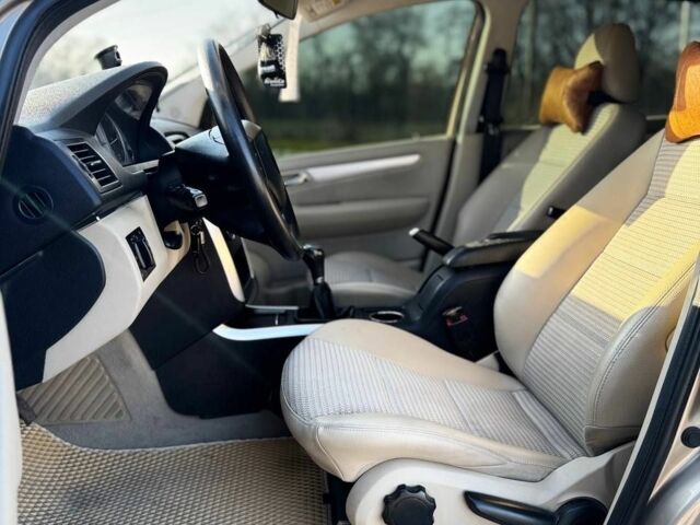 Бежевый Мерседес Б-класс, объемом двигателя 0 л и пробегом 160 тыс. км за 5900 $, фото 6 на Automoto.ua