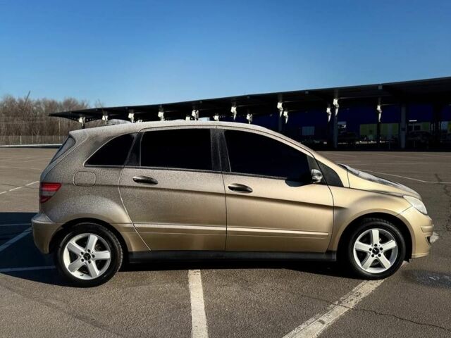 Бежевый Мерседес Б-класс, объемом двигателя 0 л и пробегом 160 тыс. км за 5900 $, фото 3 на Automoto.ua