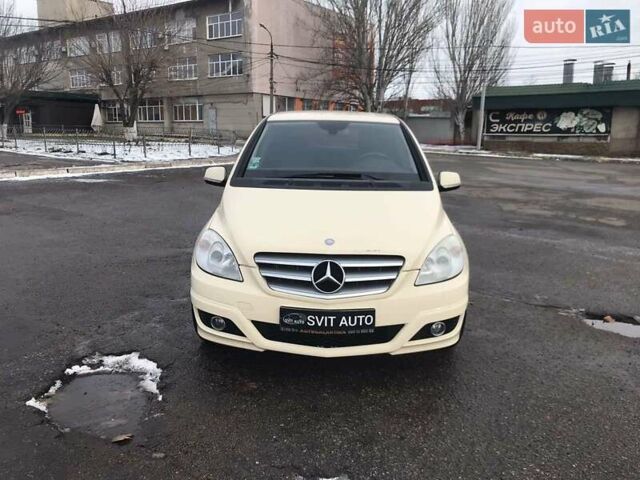 Бежевий Мерседес Б-клас, об'ємом двигуна 1.99 л та пробігом 200 тис. км за 7900 $, фото 1 на Automoto.ua