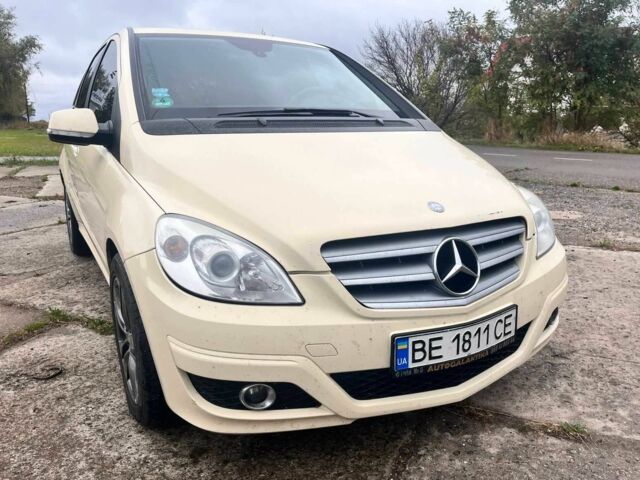 Бежевый Мерседес Б-класс, объемом двигателя 2 л и пробегом 199 тыс. км за 7500 $, фото 1 на Automoto.ua