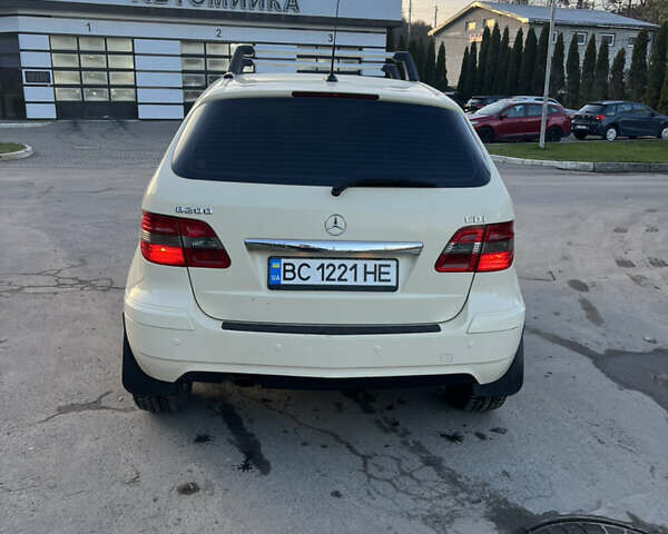 Бежевый Мерседес Б-класс, объемом двигателя 1.99 л и пробегом 220 тыс. км за 8300 $, фото 2 на Automoto.ua