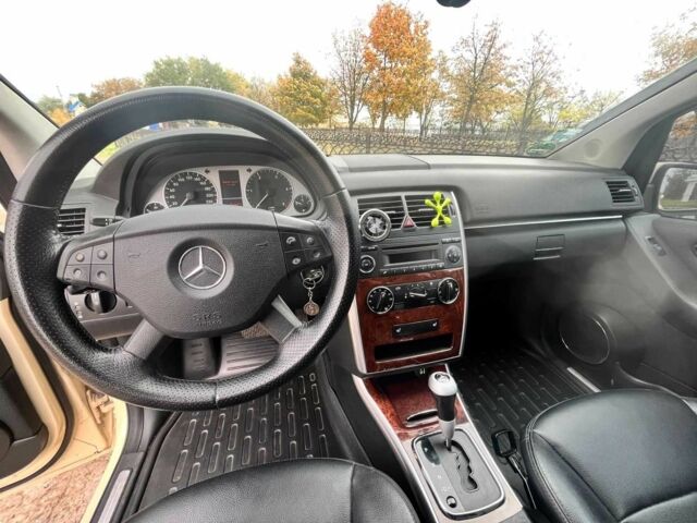 Бежевый Мерседес Б-класс, объемом двигателя 2 л и пробегом 199 тыс. км за 7500 $, фото 5 на Automoto.ua