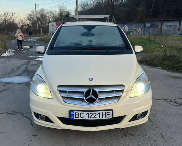 Бежевый Мерседес Б-класс, объемом двигателя 1.99 л и пробегом 220 тыс. км за 8300 $, фото 5 на Automoto.ua