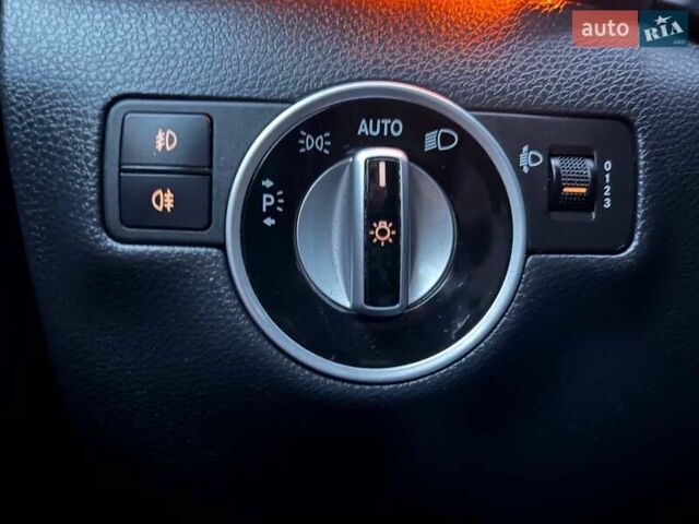 Бежевый Мерседес Б-класс, объемом двигателя 1.46 л и пробегом 318 тыс. км за 10790 $, фото 16 на Automoto.ua