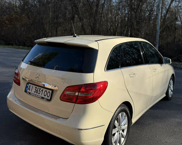 Бежевий Мерседес Б-клас, об'ємом двигуна 1.5 л та пробігом 318 тис. км за 10500 $, фото 3 на Automoto.ua