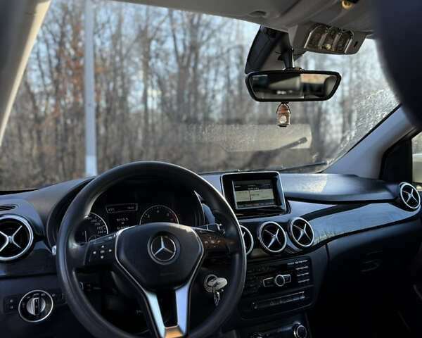 Бежевий Мерседес Б-клас, об'ємом двигуна 1.5 л та пробігом 318 тис. км за 10500 $, фото 11 на Automoto.ua