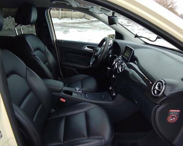 Бежевий Мерседес Б-клас, об'ємом двигуна 1.5 л та пробігом 360 тис. км за 9000 $, фото 21 на Automoto.ua