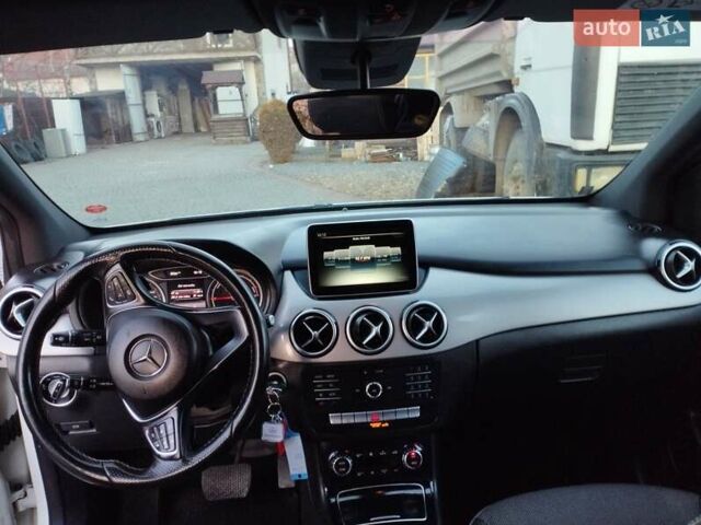 Бежевий Мерседес Б-клас, об'ємом двигуна 0 л та пробігом 98 тис. км за 9700 $, фото 26 на Automoto.ua