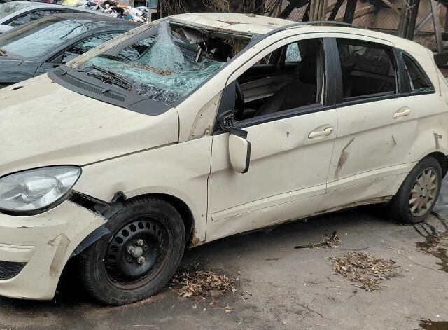 Бежевый Мерседес Б-класс, объемом двигателя 1.99 л и пробегом 300 тыс. км за 1850 $, фото 2 на Automoto.ua