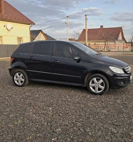 Черный Мерседес Б-класс, объемом двигателя 1.7 л и пробегом 234 тыс. км за 6000 $, фото 7 на Automoto.ua