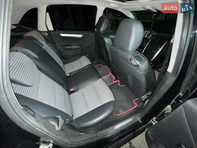 Черный Мерседес Б-класс, объемом двигателя 2.04 л и пробегом 258 тыс. км за 5200 $, фото 6 на Automoto.ua