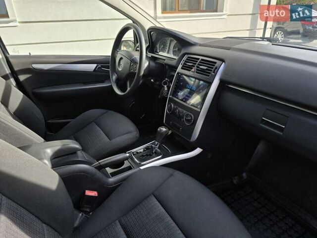 Черный Мерседес Б-класс, объемом двигателя 1.5 л и пробегом 223 тыс. км за 6700 $, фото 24 на Automoto.ua