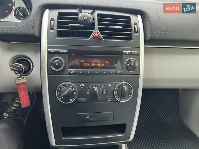 Чорний Мерседес Б-клас, об'ємом двигуна 2.03 л та пробігом 230 тис. км за 6400 $, фото 59 на Automoto.ua