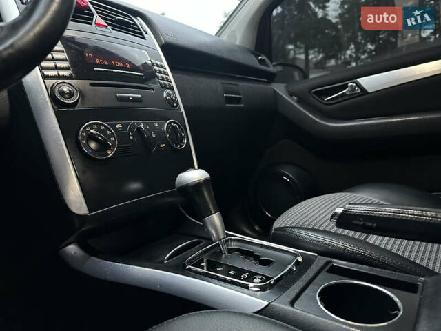 Чорний Мерседес Б-клас, об'ємом двигуна 2 л та пробігом 193 тис. км за 7700 $, фото 46 на Automoto.ua