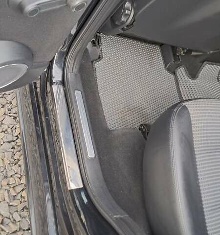 Черный Мерседес Б-класс, объемом двигателя 1.7 л и пробегом 234 тыс. км за 6000 $, фото 26 на Automoto.ua