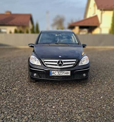 Черный Мерседес Б-класс, объемом двигателя 1.7 л и пробегом 234 тыс. км за 6000 $, фото 1 на Automoto.ua