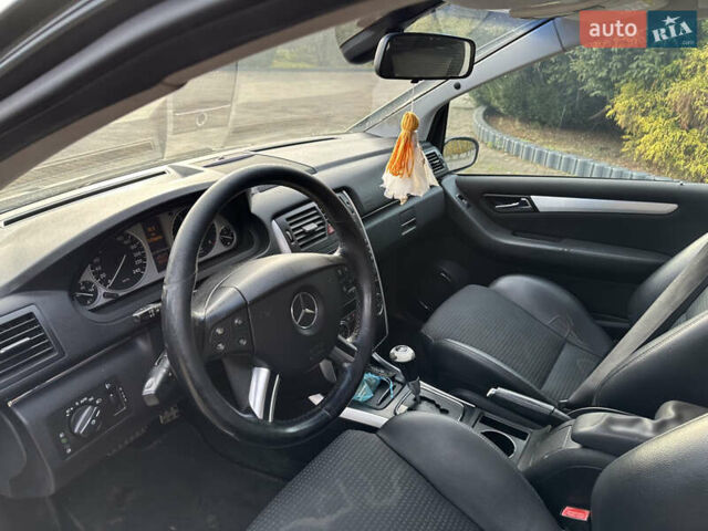 Черный Мерседес Б-класс, объемом двигателя 2 л и пробегом 315 тыс. км за 6900 $, фото 8 на Automoto.ua