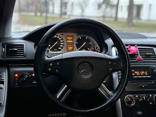 Черный Мерседес Б-класс, объемом двигателя 2 л и пробегом 193 тыс. км за 7700 $, фото 14 на Automoto.ua