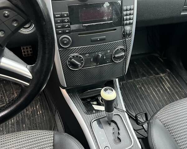 Чорний Мерседес Б-клас, об'ємом двигуна 1.99 л та пробігом 193 тис. км за 6500 $, фото 17 на Automoto.ua