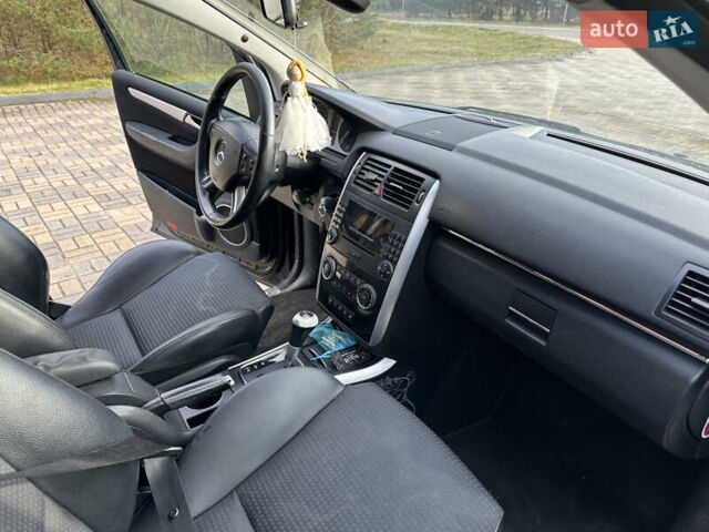 Черный Мерседес Б-класс, объемом двигателя 2 л и пробегом 315 тыс. км за 6900 $, фото 9 на Automoto.ua