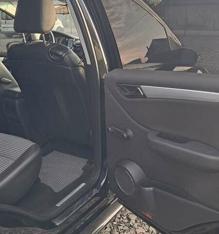 Черный Мерседес Б-класс, объемом двигателя 1.7 л и пробегом 234 тыс. км за 6000 $, фото 47 на Automoto.ua