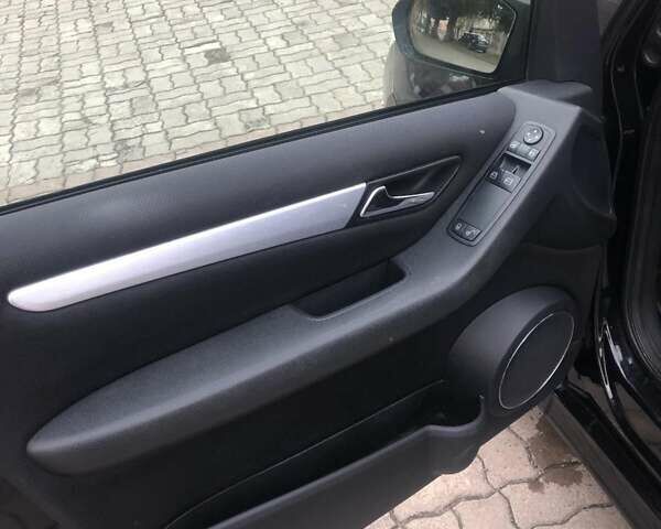 Черный Мерседес Б-класс, объемом двигателя 1.7 л и пробегом 290 тыс. км за 4600 $, фото 2 на Automoto.ua